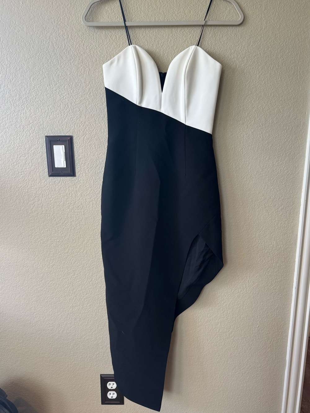 Amanda Uprichard NWT Black White Colorblock Asymmetrical Midi Dress XS